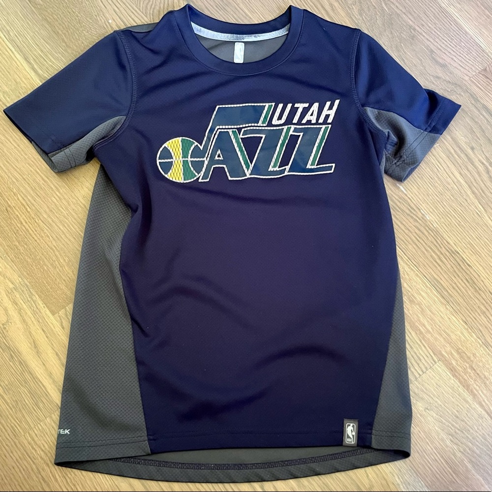 NBA Dri Tek Utah Jazz Short Sleeved Tee. Size M (10/12).